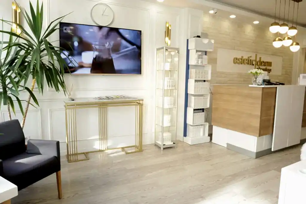 Contact 1 esteticderm-ofis